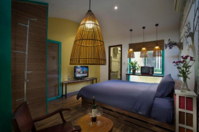 Cosy room with bath tub in Hanoi downtown